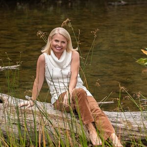 Stephanie L. Flood